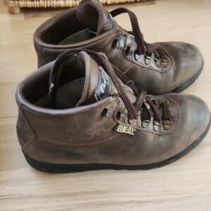 Vasque Brown Lace Up Boots